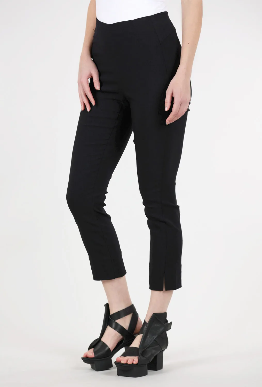 NEW! Avanti Crop Pant in Black by Porto